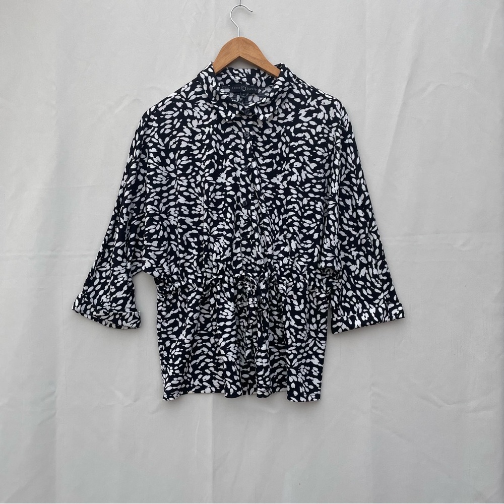 Fred David Black & White Abstract Print Cinched Waist‎ Blouse – XL